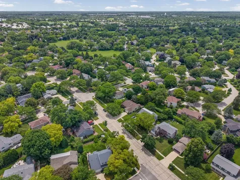 281 Tyler Court Libertyville IL 60048