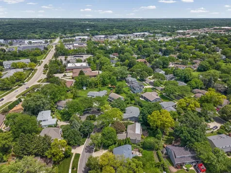 281 Tyler Court Libertyville IL 60048