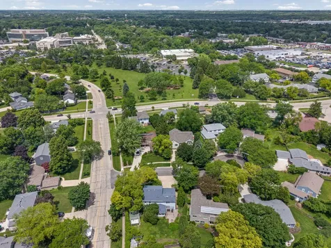 281 Tyler Court Libertyville IL 60048