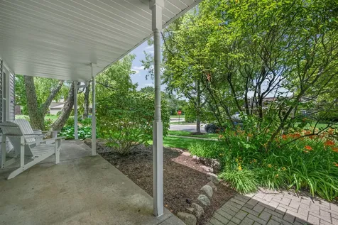 281 Tyler Court Libertyville IL 60048