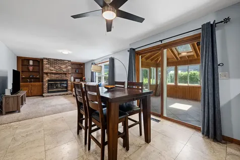 281 Tyler Court Libertyville IL 60048