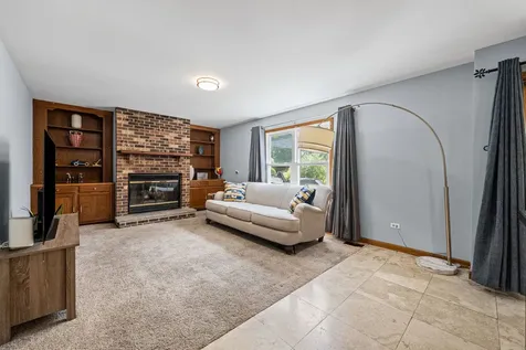 281 Tyler Court Libertyville IL 60048