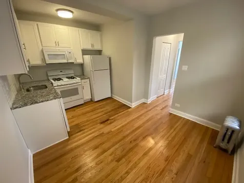 1525 West Estes Avenue Chicago IL 60626
