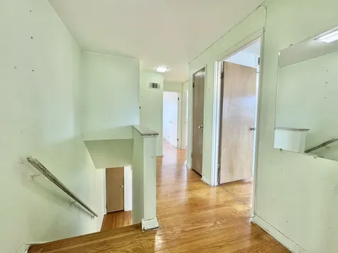 2540 West Jerome Street Chicago IL 60645