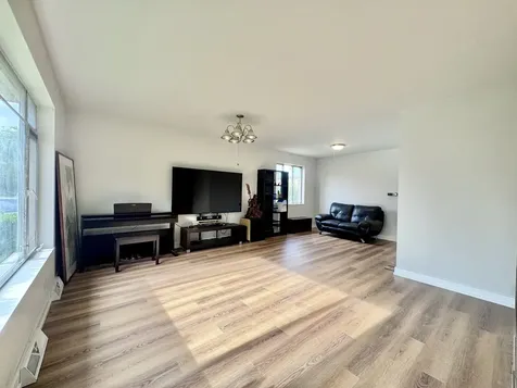 2540 West Jerome Street Chicago IL 60645