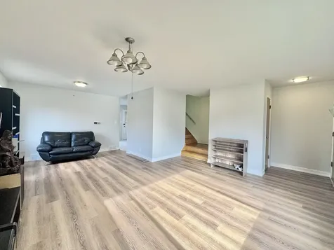 2540 West Jerome Street Chicago IL 60645