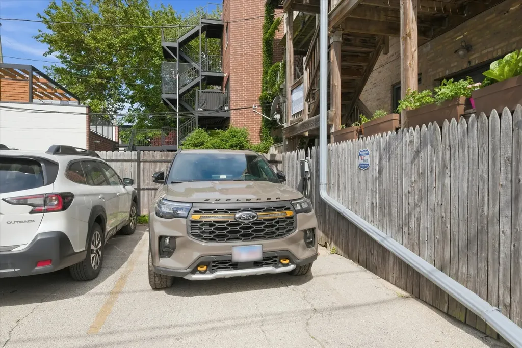 2013 West Crystal Street Chicago IL 60622