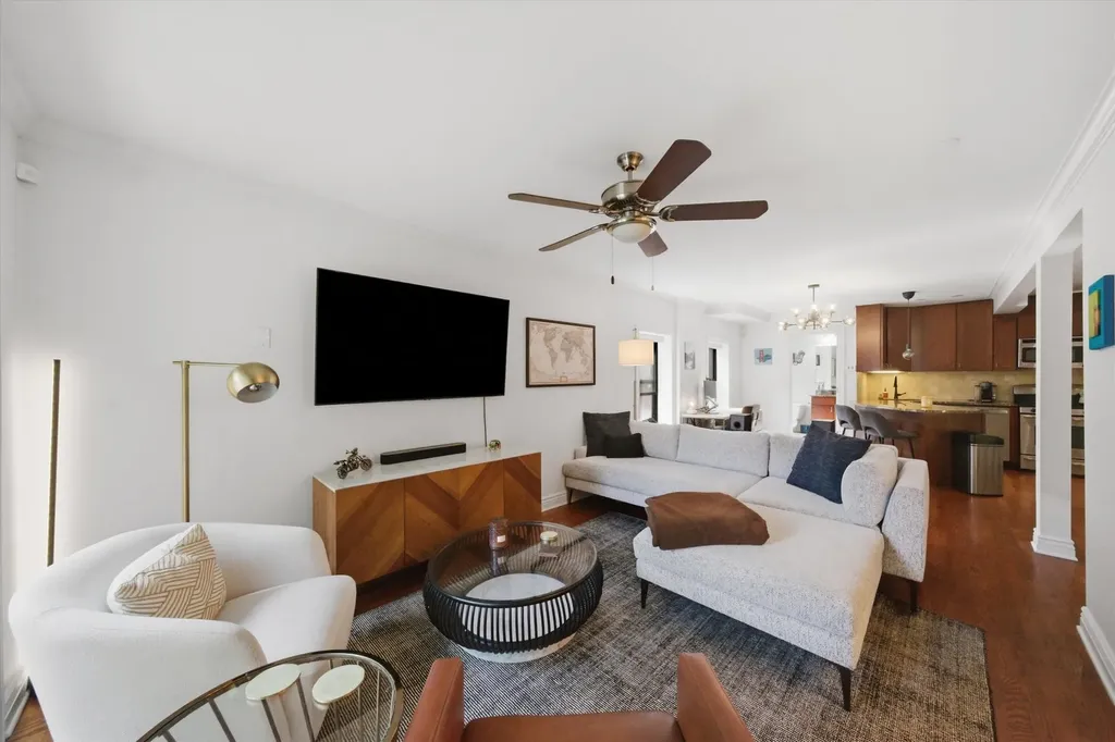 2013 West Crystal Street Chicago IL 60622