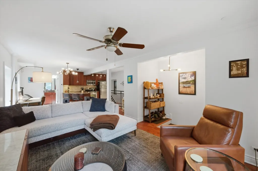 2013 West Crystal Street Chicago IL 60622