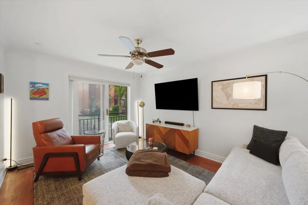 2013 West Crystal Street Chicago IL 60622