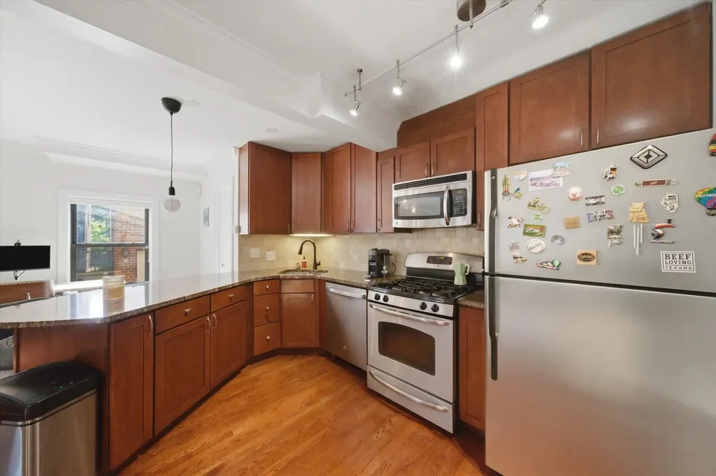 2013 West Crystal Street Chicago IL 60622