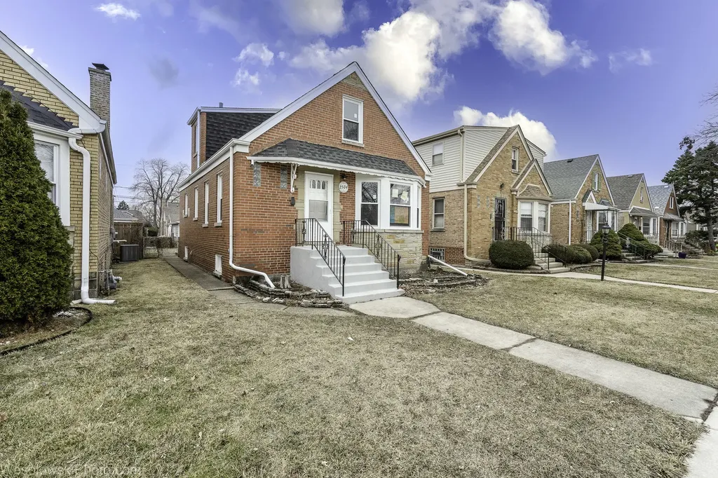 2504 Leyden Avenue River Grove IL 60171