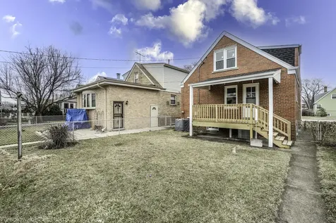 2504 Leyden Avenue River Grove IL 60171