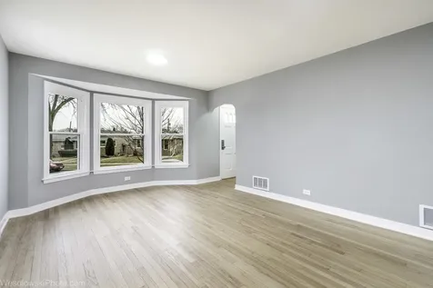2504 Leyden Avenue River Grove IL 60171