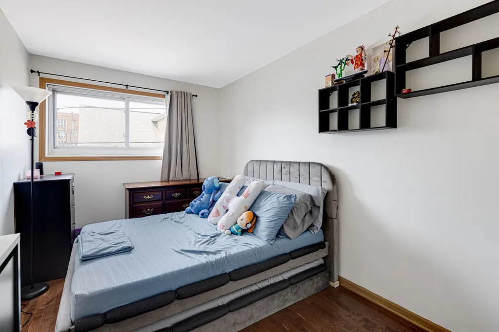 1727 West Estes Avenue Chicago IL 60626