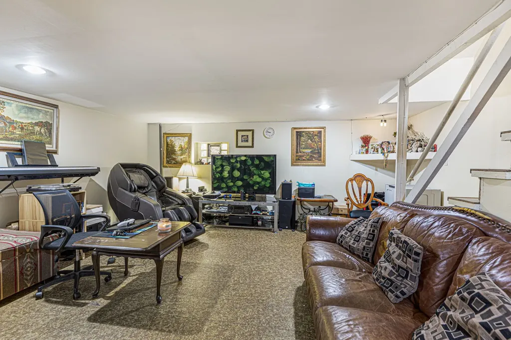 1727 West Estes Avenue Chicago IL 60626