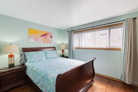 1727 West Estes Avenue Chicago IL 60626