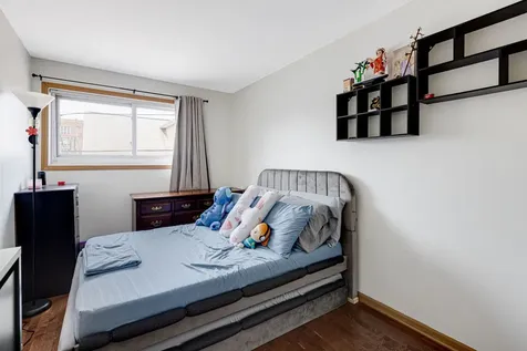 1727 West Estes Avenue Chicago IL 60626