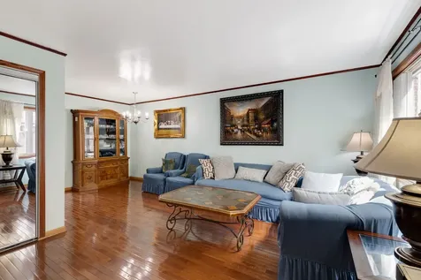 1727 West Estes Avenue Chicago IL 60626