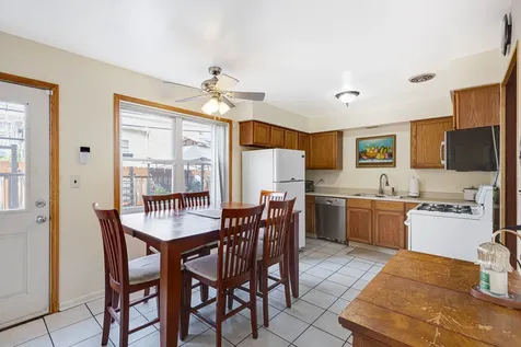 1727 West Estes Avenue Chicago IL 60626