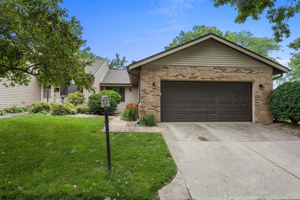2005 Eagle Ridge Court Urbana IL 61802