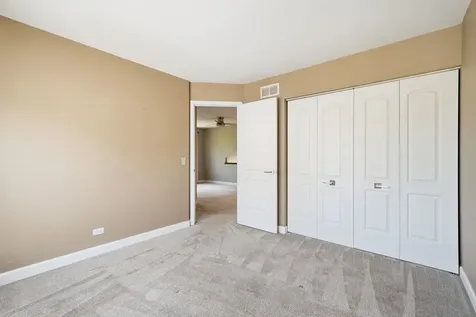 546 Tewksbury Circle Oswego IL 60543