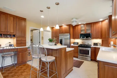230 Yarmouth Road Elk Grove Village IL 60007