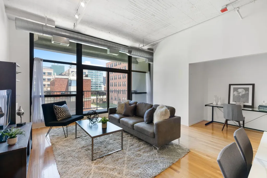1530 South State Street Chicago IL 60605