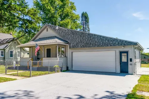 7 Lincoln Street Harvard IL 60033