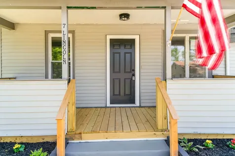 7 Lincoln Street Harvard IL 60033