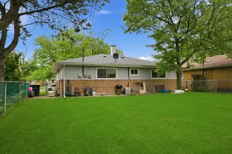 17242 Community Street Lansing IL 60438