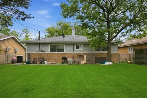 17242 Community Street Lansing IL 60438