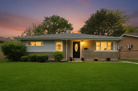 17242 Community Street Lansing IL 60438