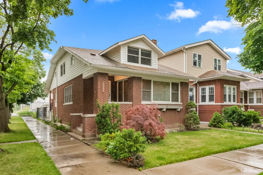 5301 West Cuyler Avenue Chicago IL 60641