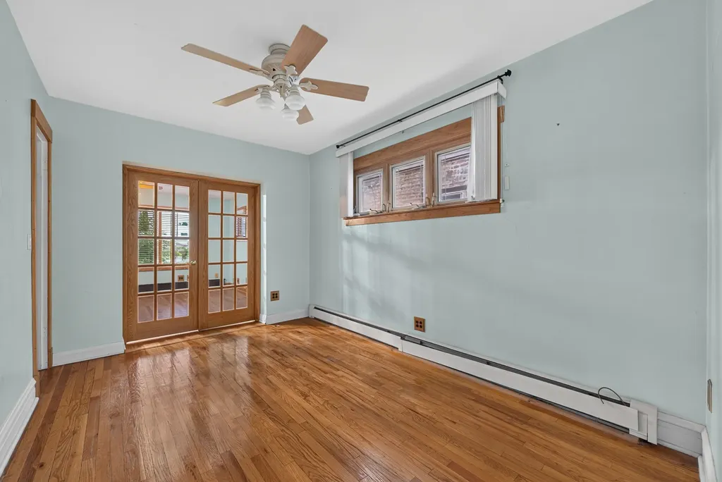 5301 West Cuyler Avenue Chicago IL 60641