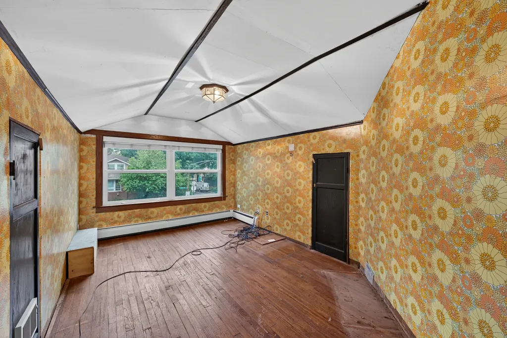 5301 West Cuyler Avenue Chicago IL 60641