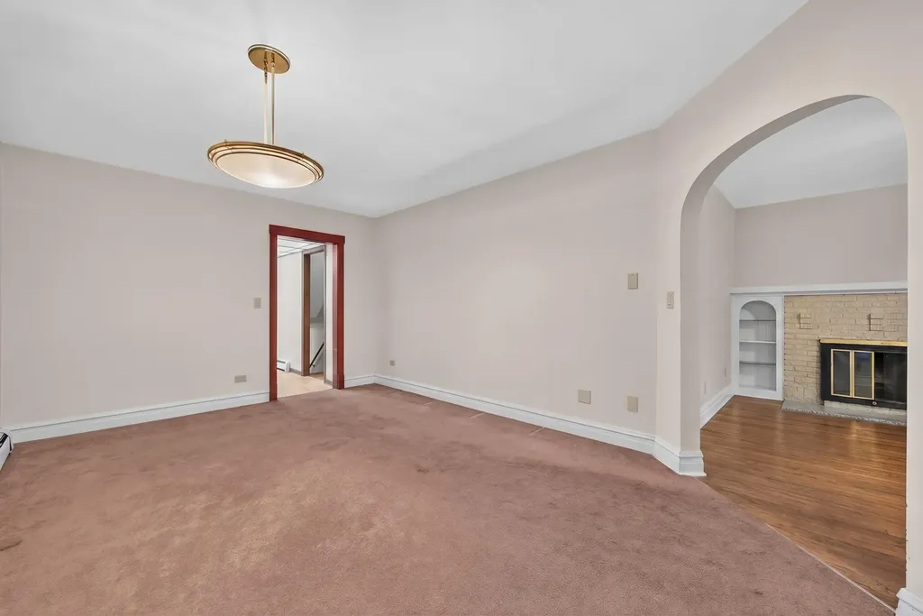 5301 West Cuyler Avenue Chicago IL 60641