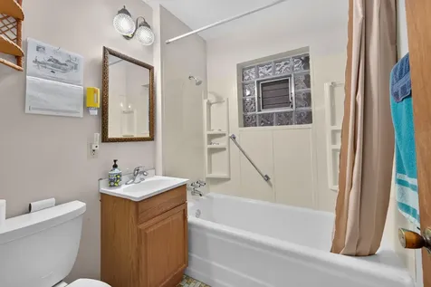 5301 West Cuyler Avenue Chicago IL 60641