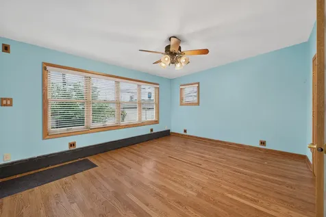 5301 West Cuyler Avenue Chicago IL 60641