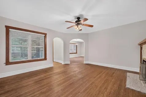 5301 West Cuyler Avenue Chicago IL 60641
