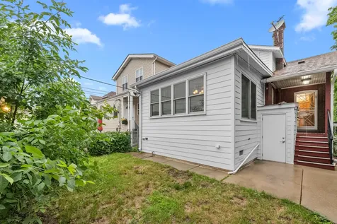5301 West Cuyler Avenue Chicago IL 60641