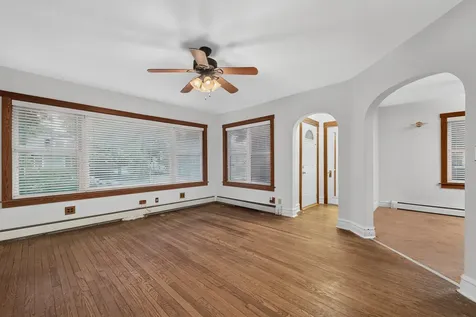 5301 West Cuyler Avenue Chicago IL 60641