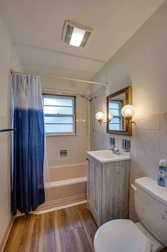 1221 North Webster Street Naperville IL 60563