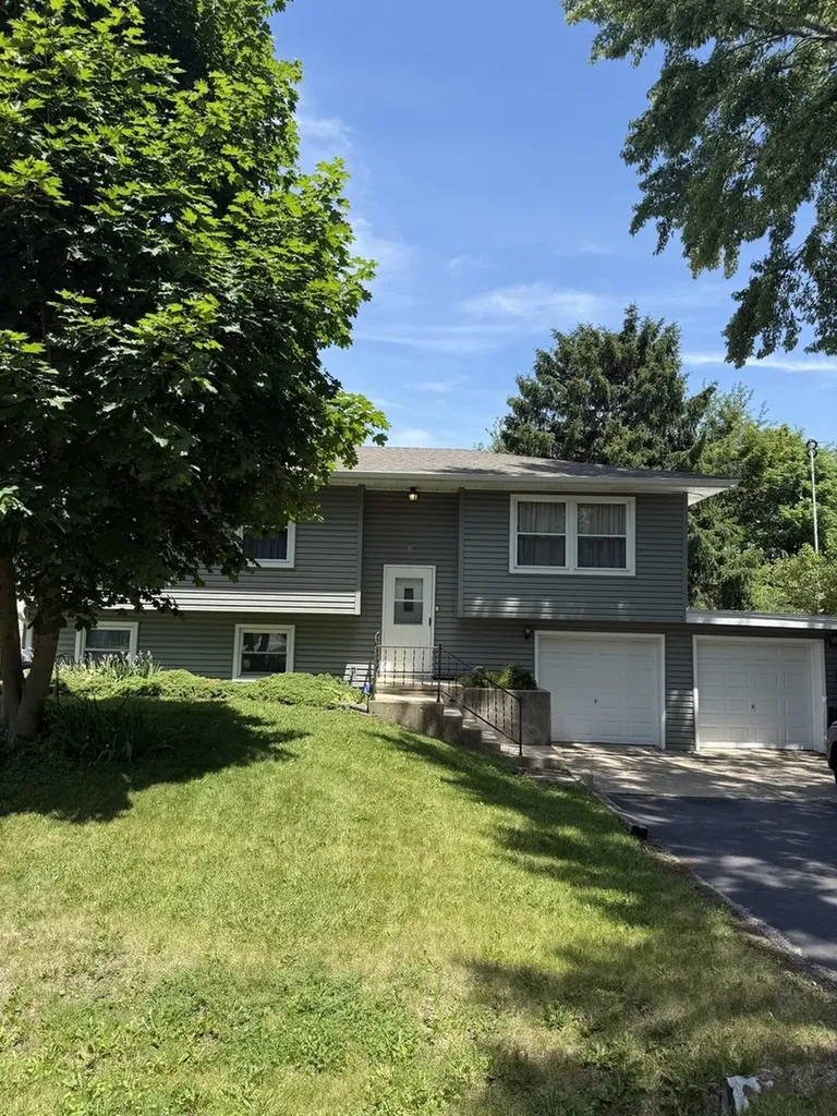 6 Marlin Drive Oswego IL 60543