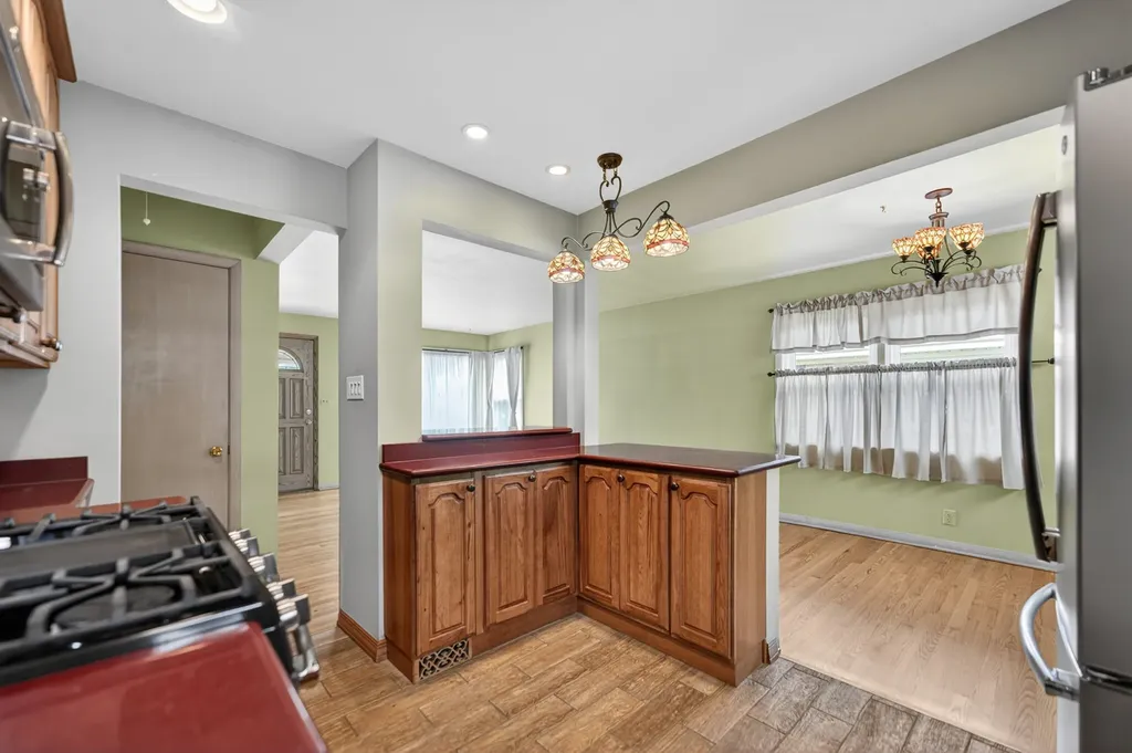 5012 North Busse Avenue Chicago IL 60656