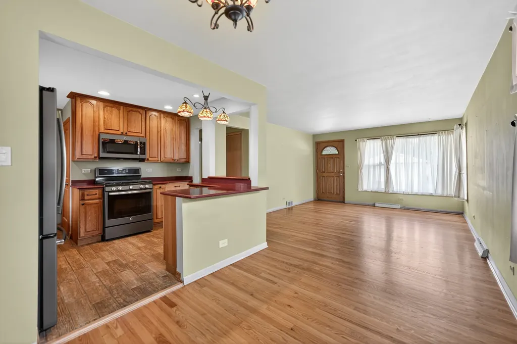 5012 North Busse Avenue Chicago IL 60656