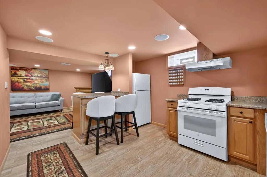 5012 North Busse Avenue Chicago IL 60656