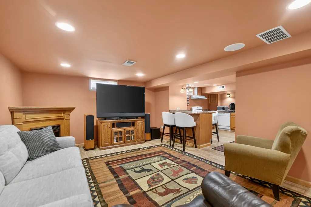 5012 North Busse Avenue Chicago IL 60656