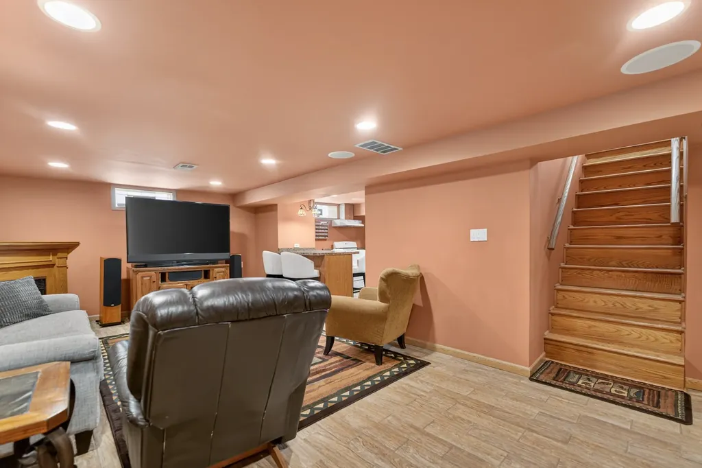 5012 North Busse Avenue Chicago IL 60656