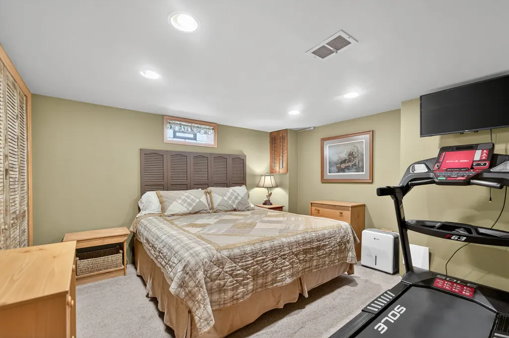 5012 North Busse Avenue Chicago IL 60656